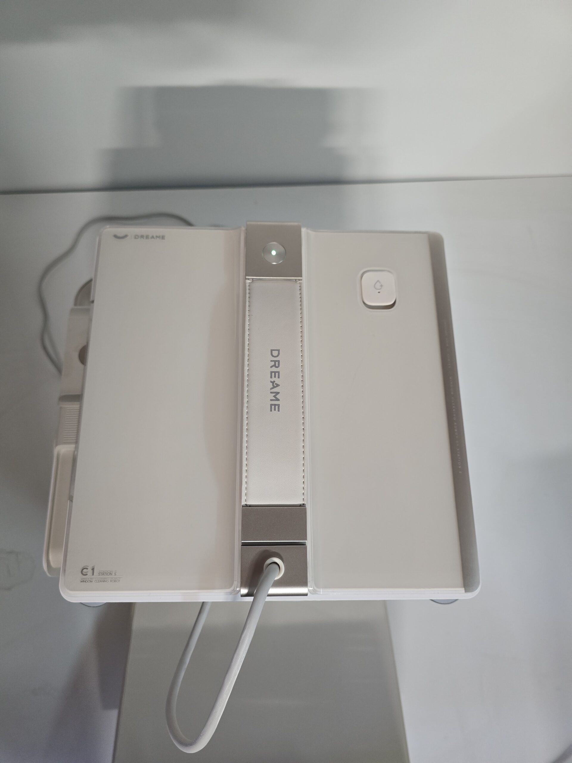 Resigilat - Robot de curățare a geamurilor Dreame E1 Station S Kit, 8000 Pa, alb