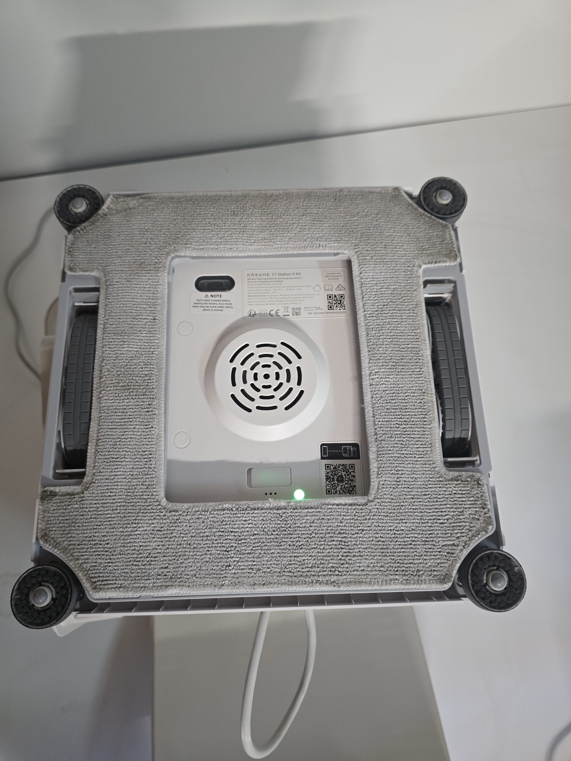 Resigilat - Robot de curățare a geamurilor Dreame E1 Station S Kit, 8000 Pa, alb