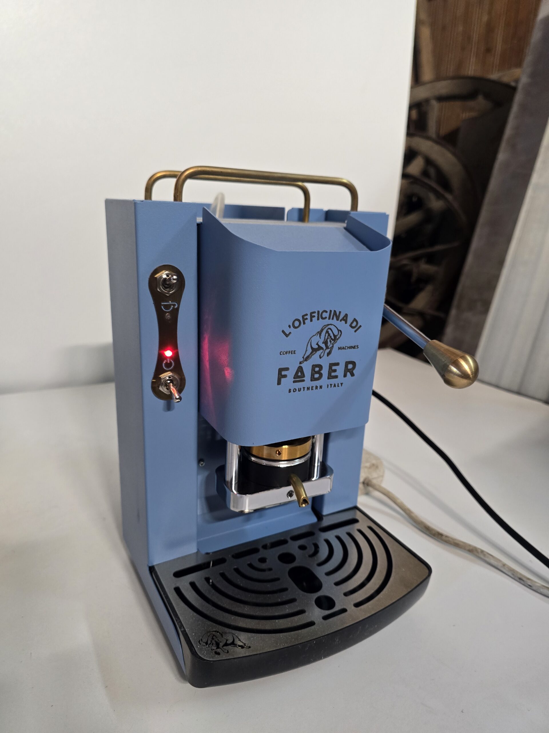 Resigilat - Espressor Faber Pro Deluxe, alamă, tampoane din hârtie, 44 mm, albastru