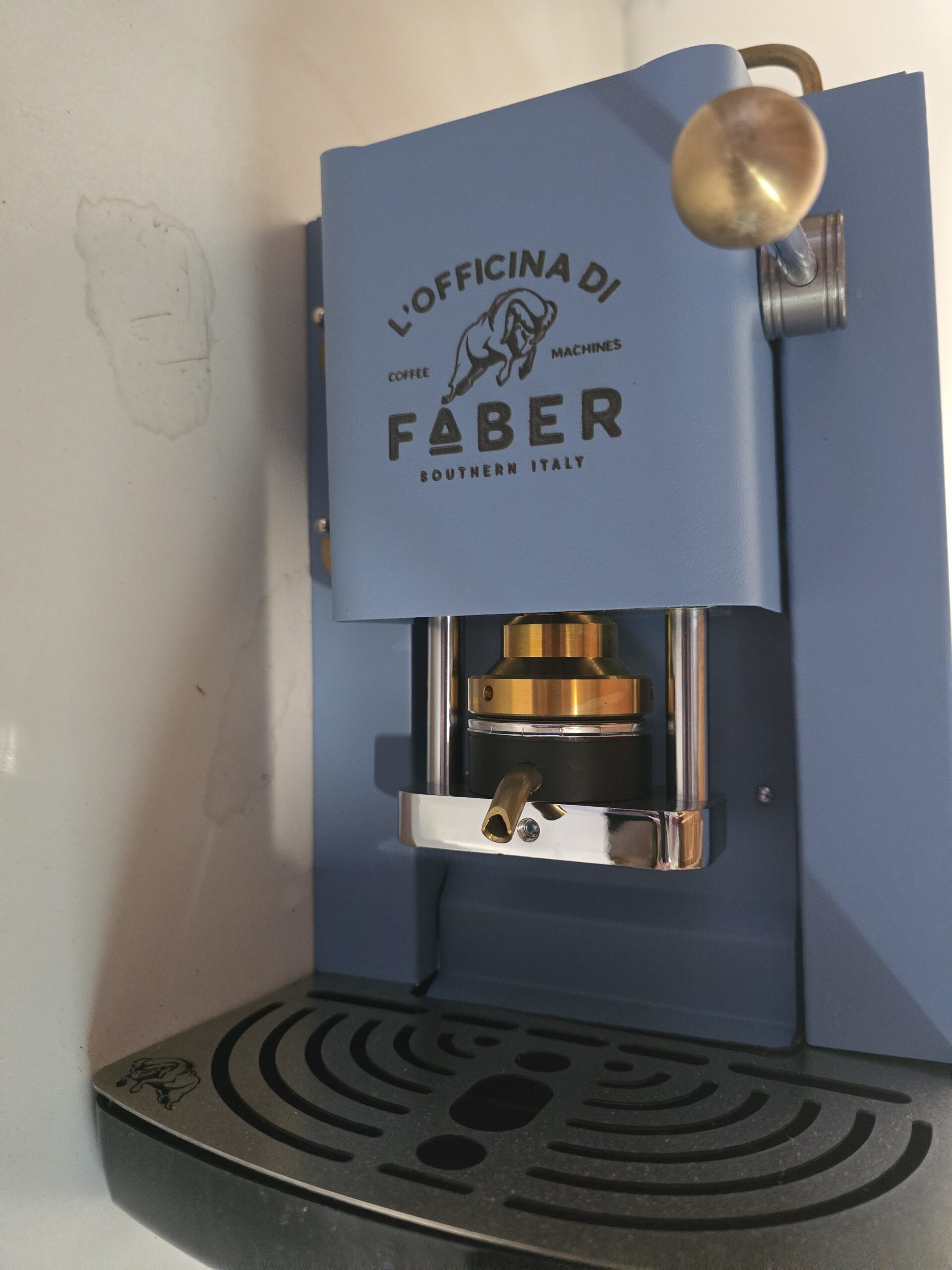 Resigilat - Espressor Faber Pro Deluxe, alamă, tampoane din hârtie, 44 mm, albastru