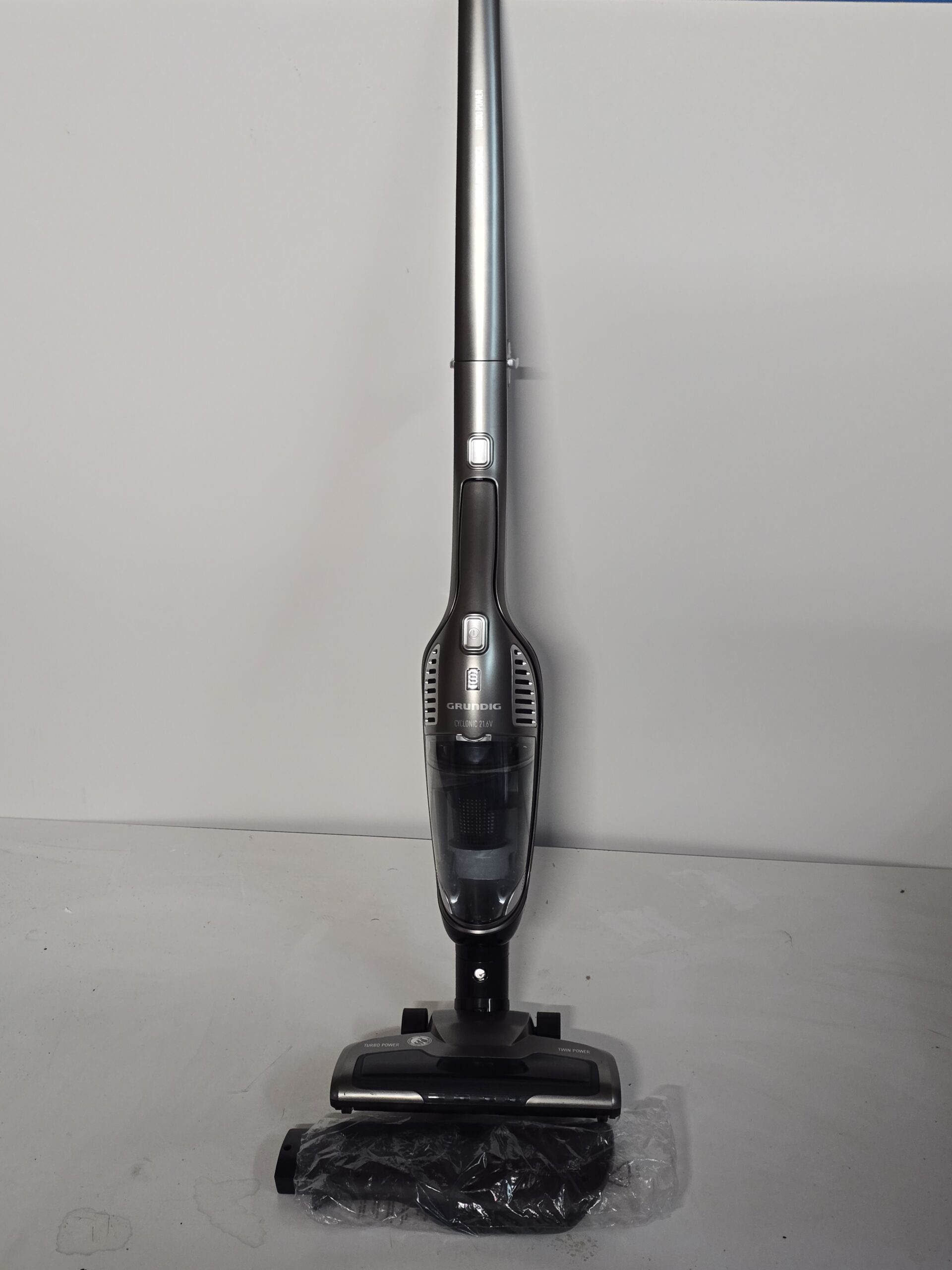 Resigilat - Aspirator Grundig VCH 9832, 120 W, 0.5 Litri, 75 Minute Autonomie